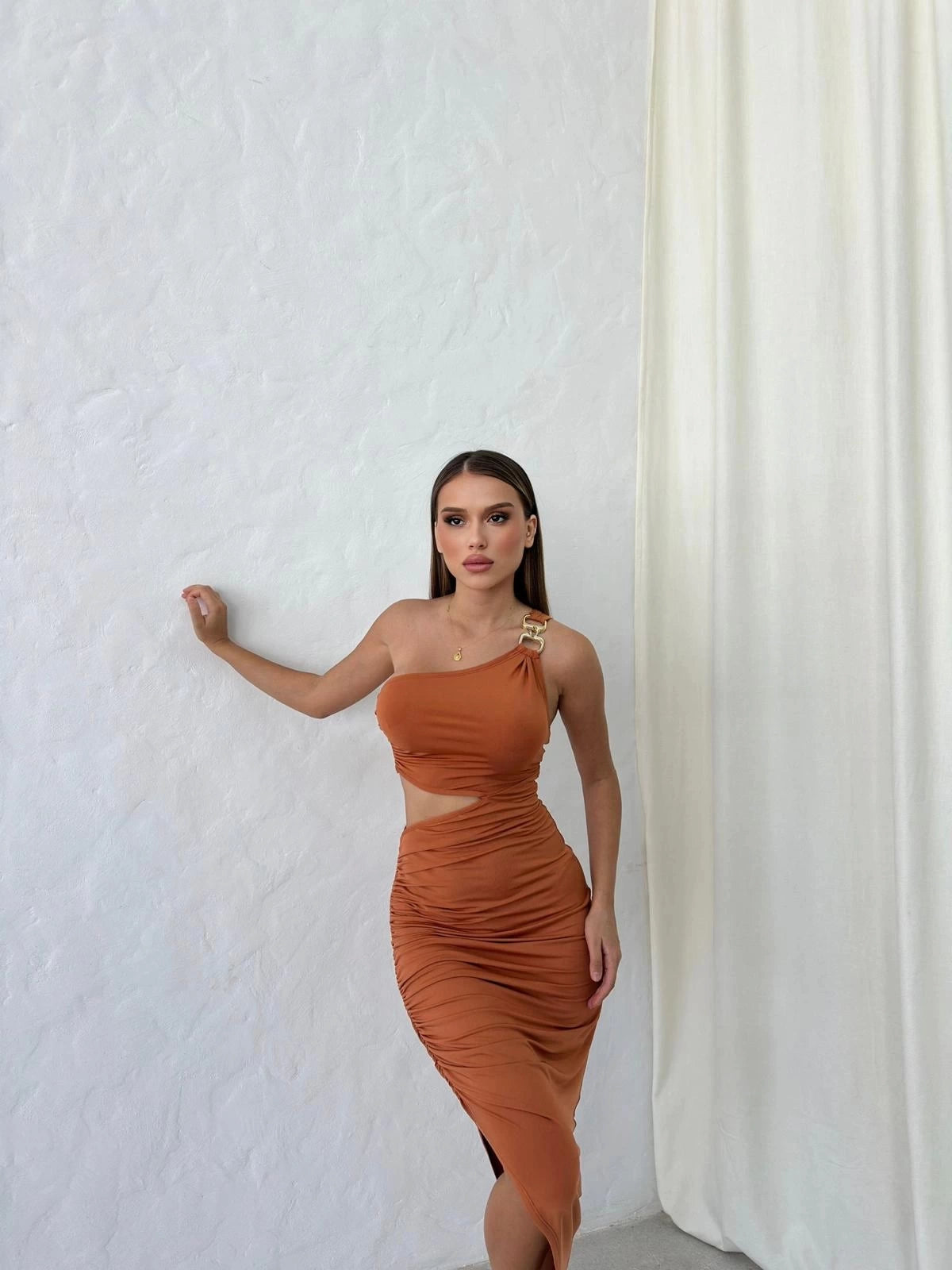 ACCESSORY DETAIL ONE SHOULDER WAIST LOWER CUT SANDY DRESS ORANGE