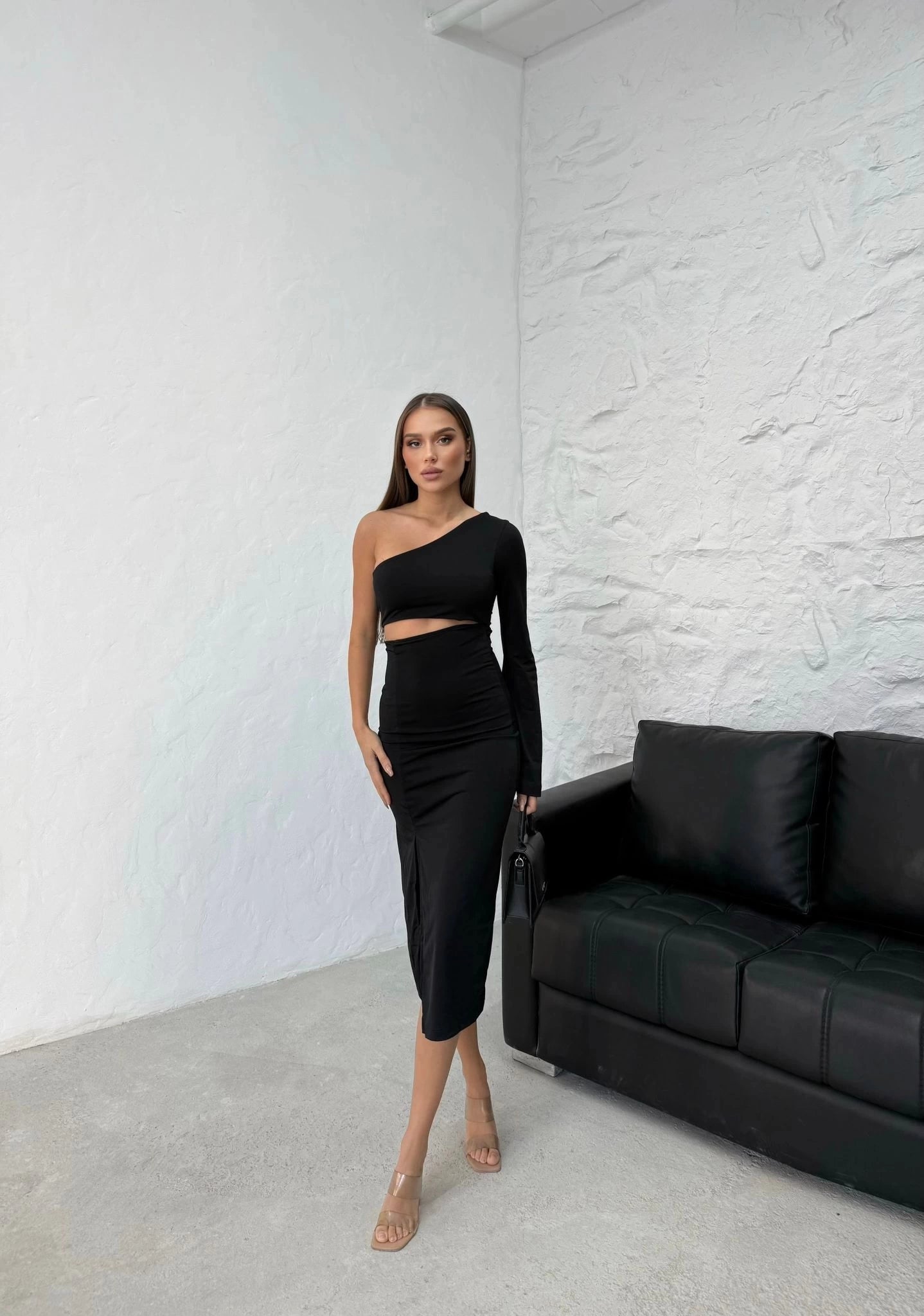 SINGLE SLEEVE SPANISH KOLBEL LOW-COLLETE DETAIL SANDY DRESS BLACK