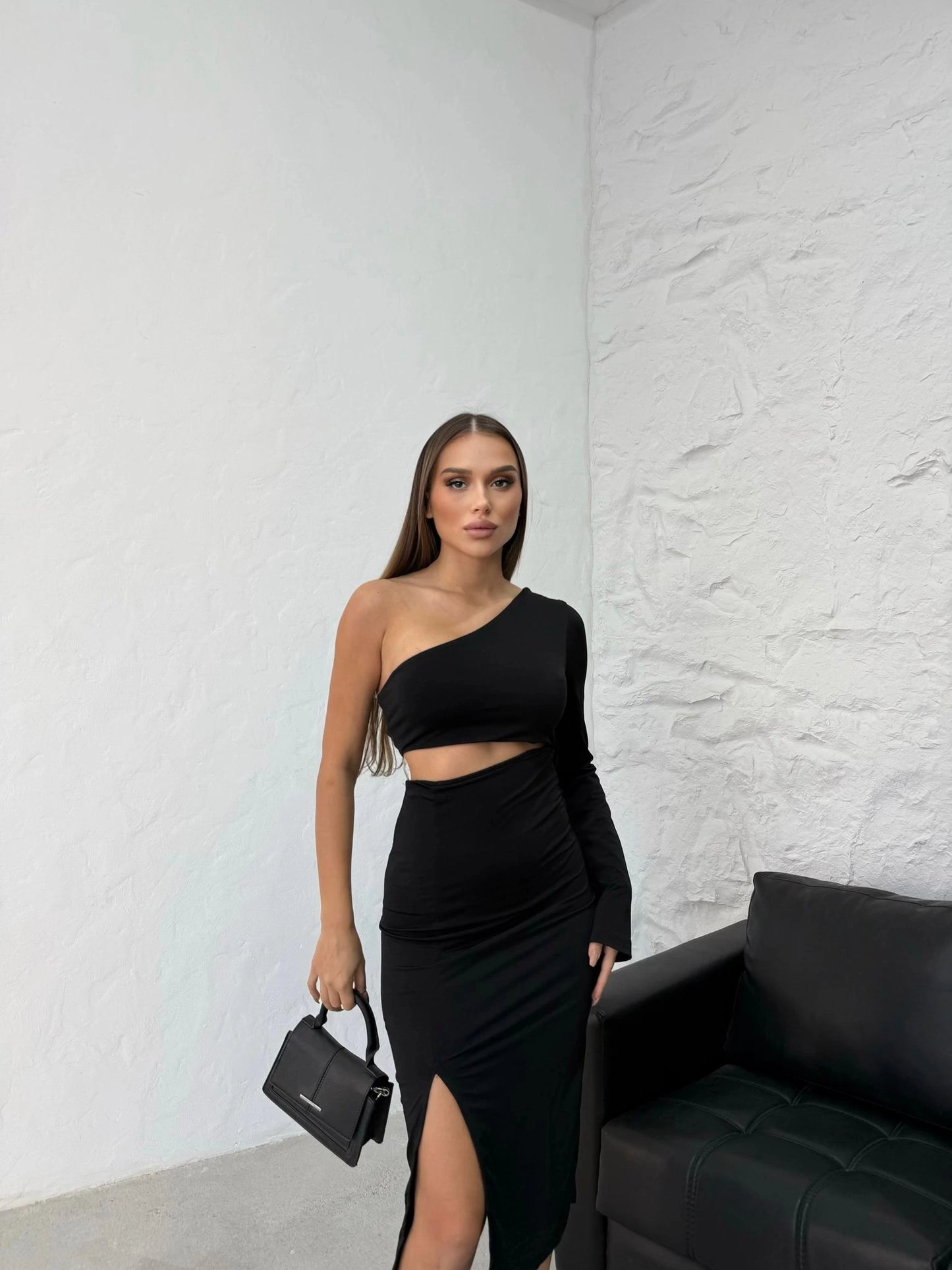 SINGLE SLEEVE SPANISH KOLBEL LOW-COLLETE DETAIL SANDY DRESS BLACK