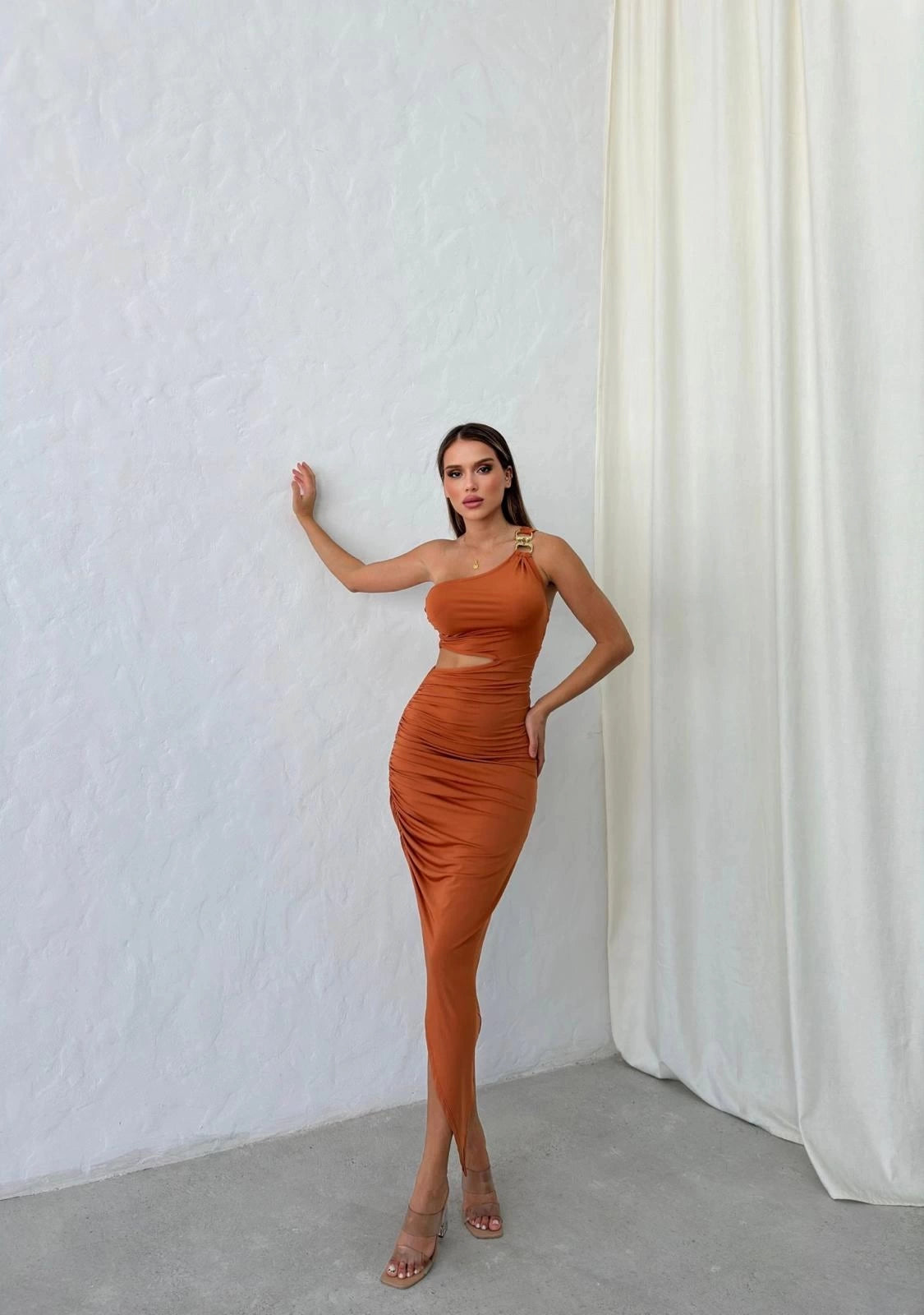 ACCESSORY DETAIL ONE SHOULDER WAIST LOWER CUT SANDY DRESS ORANGE