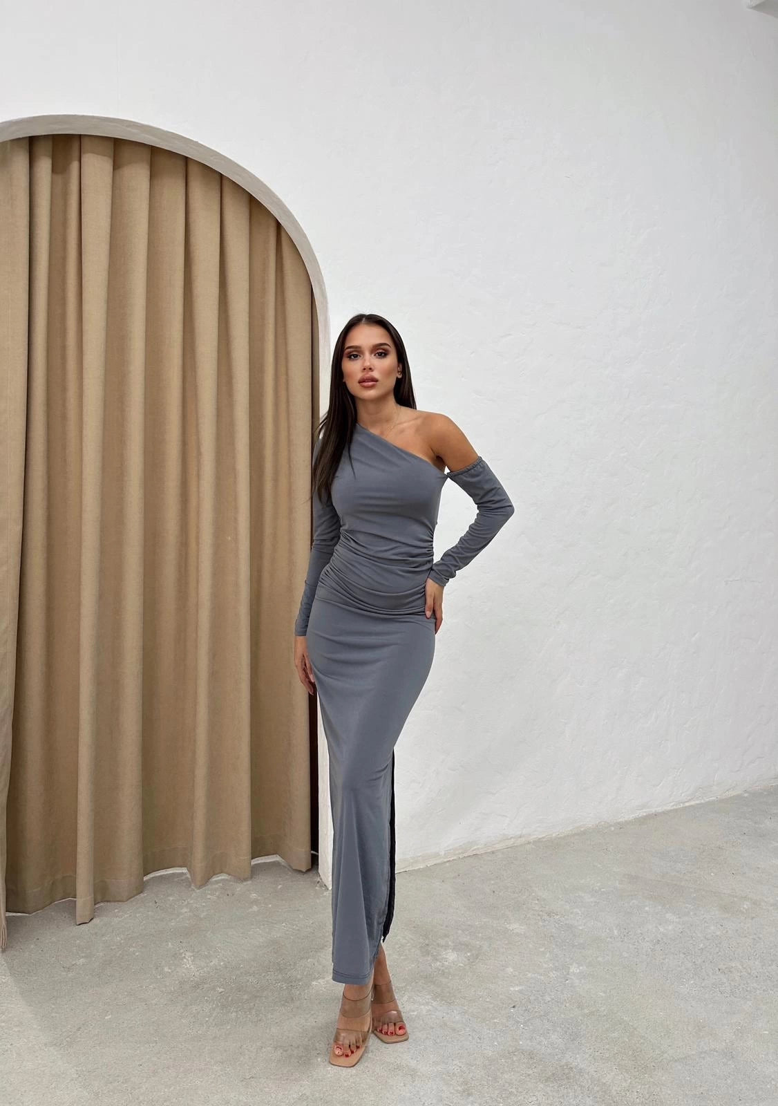 SHOULDER OPEN SLITTLE SANDY LONG DRESS GREY